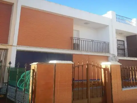 Chalet adosado en calle de Bécquer, 14